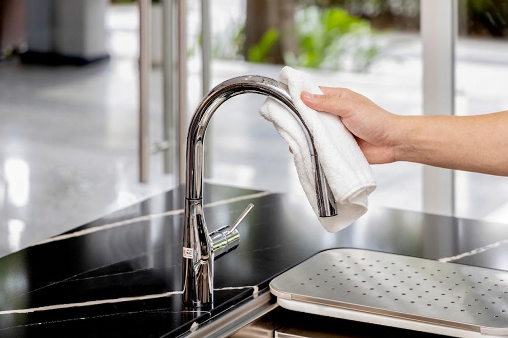 Vật liệu hạn chế bám bẩn dễ dàng lau chùi bằng khăn ẩm.